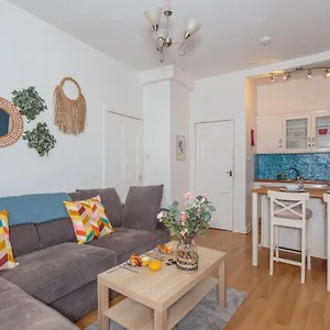 Warm 1bed Flat Leith Walk Edinburgh