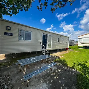 Great 8 Berth Caravan At Le Mere In Yorkshire Ref 71001i Campsite